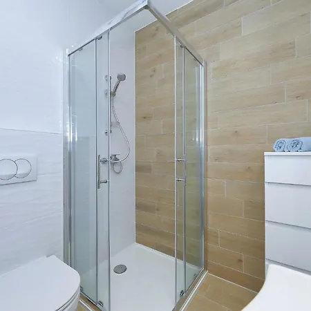 Apartament Kostela *